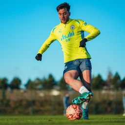 Nico González treina no Manchester City