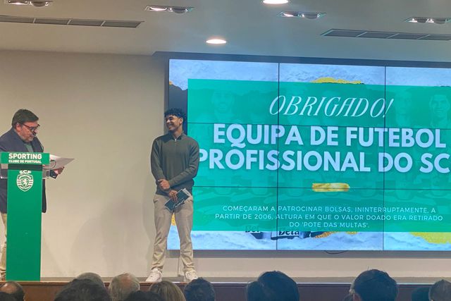 João Simões foi o representante do plantel principal na cerimónia de entrega das bolsas de estudo (Foto DR)