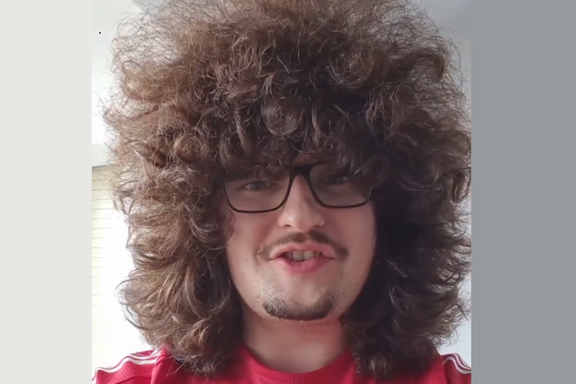 Frank Ilett, adepto do Man. United que prometeu só cortar o cabelo após cinco vitórias consecutivas do clube