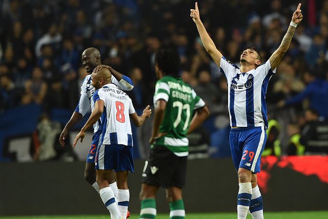 A estreia de Tiquinho Soares pelo FC Porto foi contra o Sporting e avançado bisou