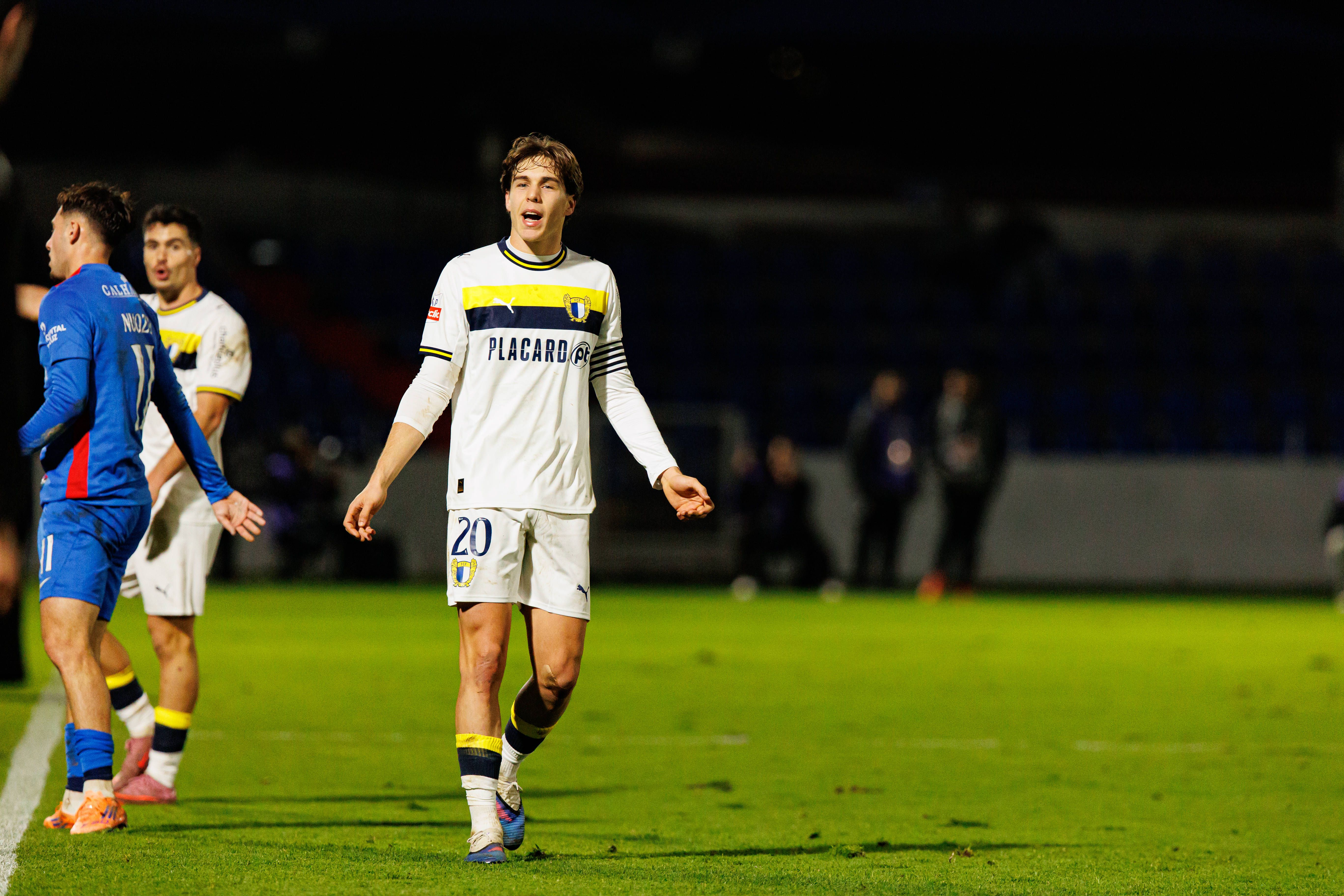 Com passagem pela formação do FC Porto, Gustavo Sá tem estado em destaque no Famalicão, tendo recusado o Al Ittihad, de Sérgio Conceição, na janela de mercado que acabou de fechar