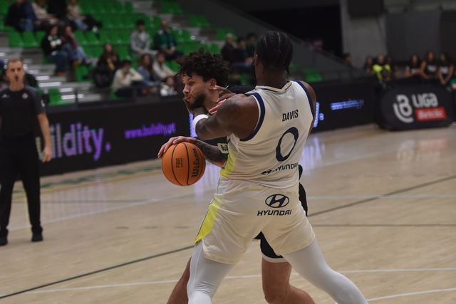 Javian Davis foi um dos alvos dos insultos racistas e ameaças de ódio - Foto: Miguel Nunes