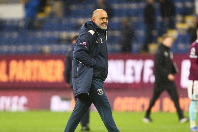 Nuno Espírito Santo, treinador luso do West Ham, sorridente após vitória em Burnley