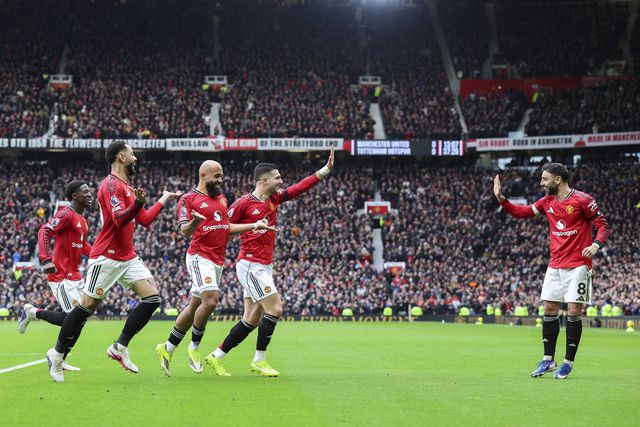 A festa dos jogadores do Man. United pelo golo de Bruno Fernandes