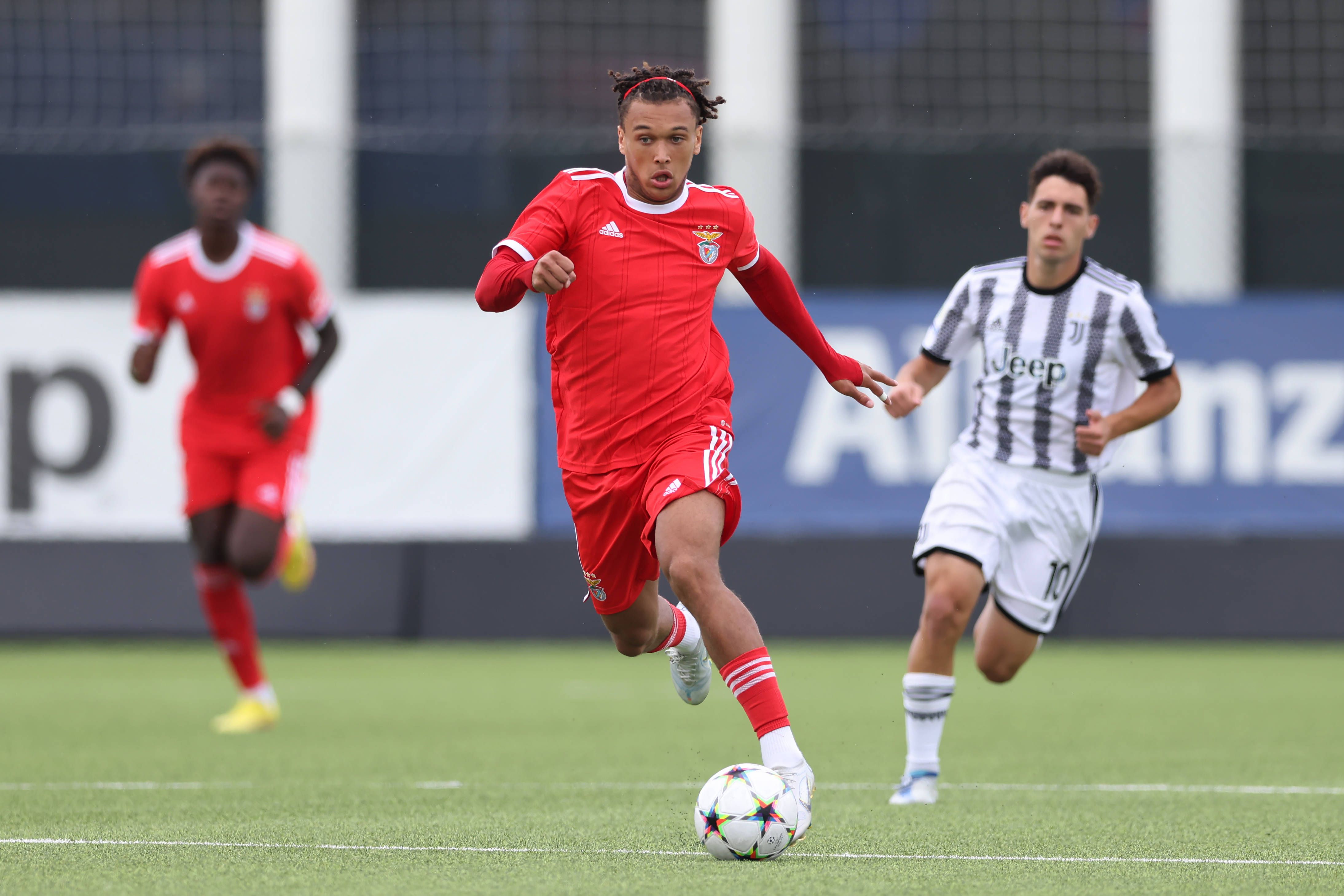 Diego Moreira saiu a custo zero do Benfica para o Chelsea. Depois da cedência ao Lyon, embalou no Estrasburgo