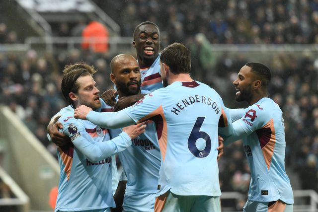 Festejos do Brentford frente ao Newcastle