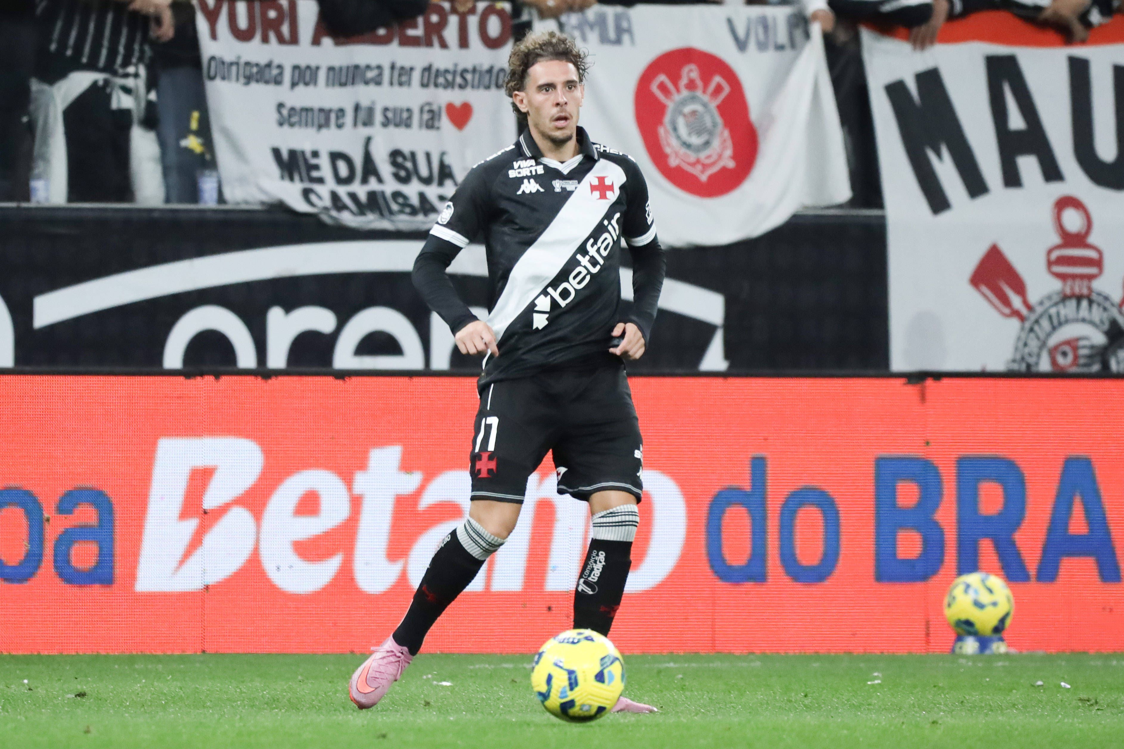 Sem oportunidades no Sporting, Nuno Moreira destacou-se no Vizela e Casa Pia, antes de rumar ao Vasco da Gama, onde tem estado em grande plano