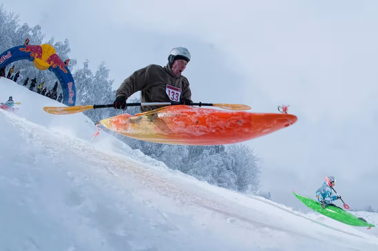 Caiaque no gelo - Foto: Red Bull