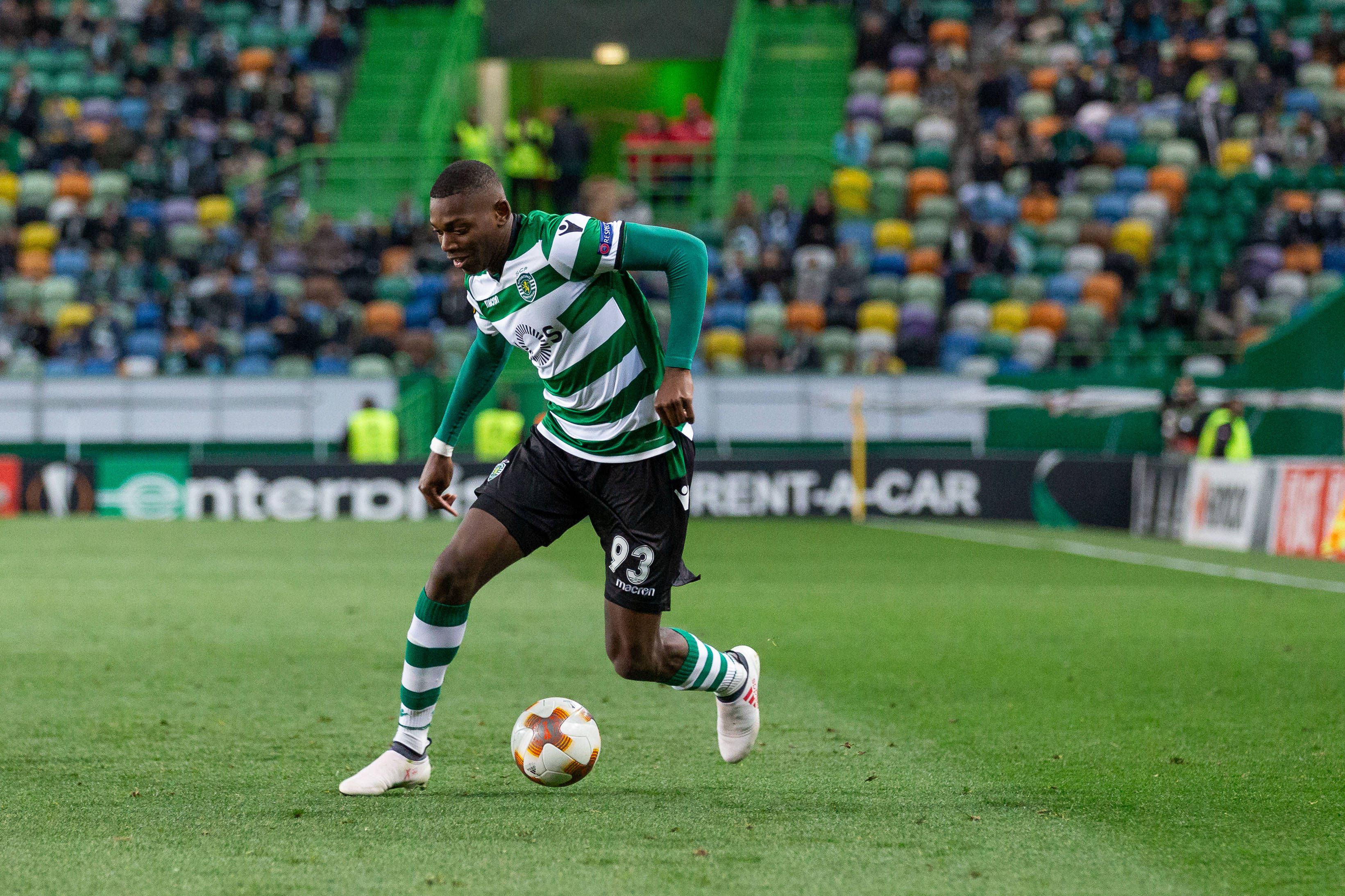 Rafael Leão fez cinco jogos na equipa A do Sporting e rescindiu com o Sporting depois da invasão a Alcochete. Rumou ao Lille e tem brilhado no Milan