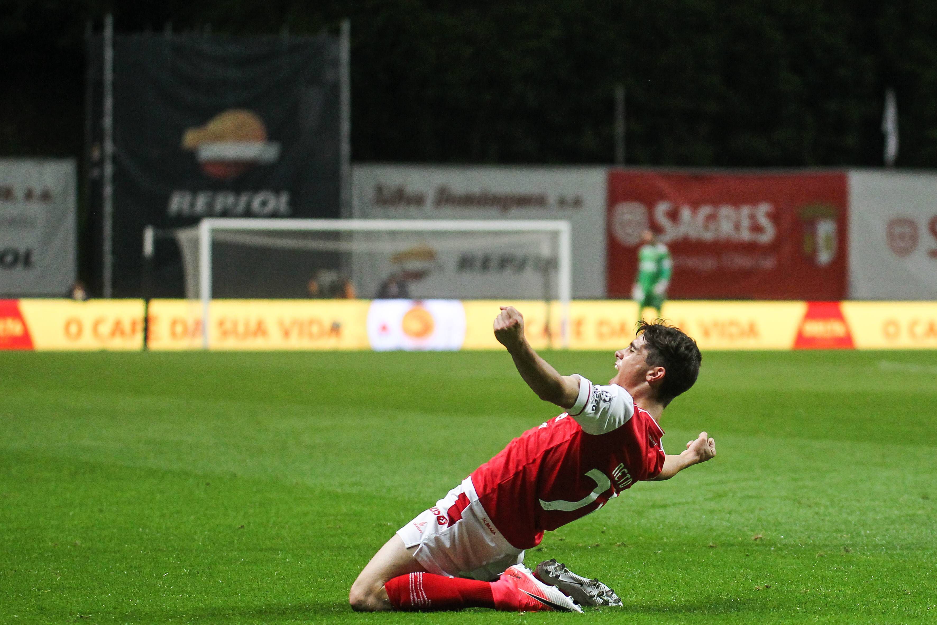 Pedro Neto fez três jogos e um golo pela equipa A do SC Braga, mas rapidamente saiu para a Lazio. Destacou-se no Wolverhampton, que lhe valeu a mudança para o Chelsea