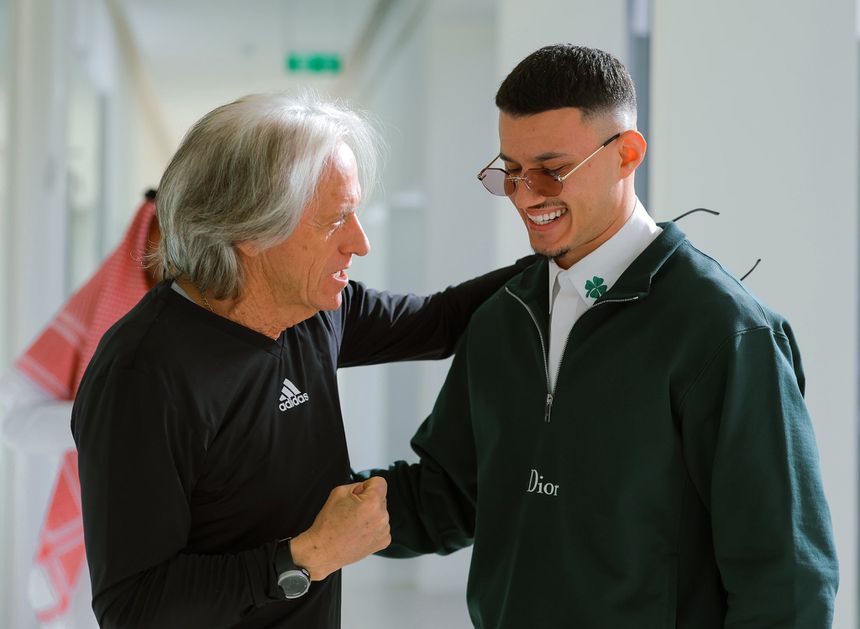 Al-Hamdan ao lado de Jorge Jesus - Foto: Al Nassr FC