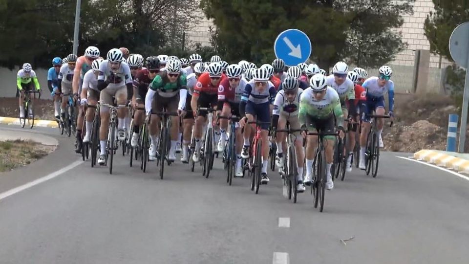 130 ciclistas abandonam prova em Espanha após anúncio de controlo antidoping