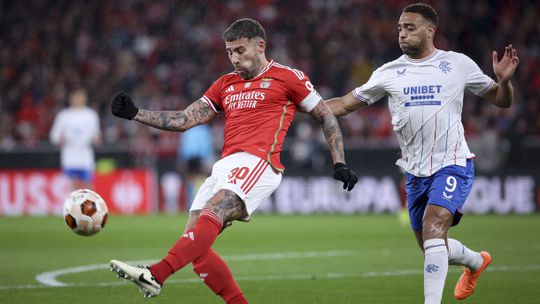 Benfica empata contra Rangers e adia decisões para Glasgow