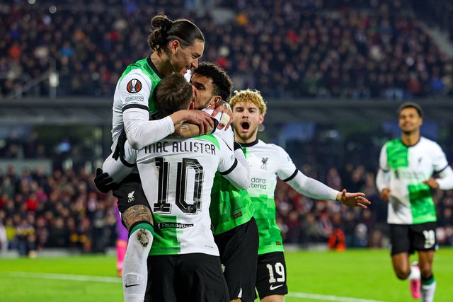 Liverpool mais perto dos ‘quartos’