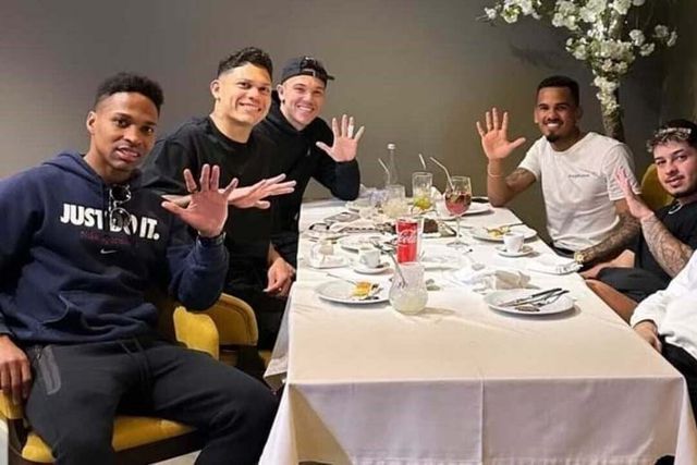 Sérgio Conceição deixa reparo a jogadores por causa de foto