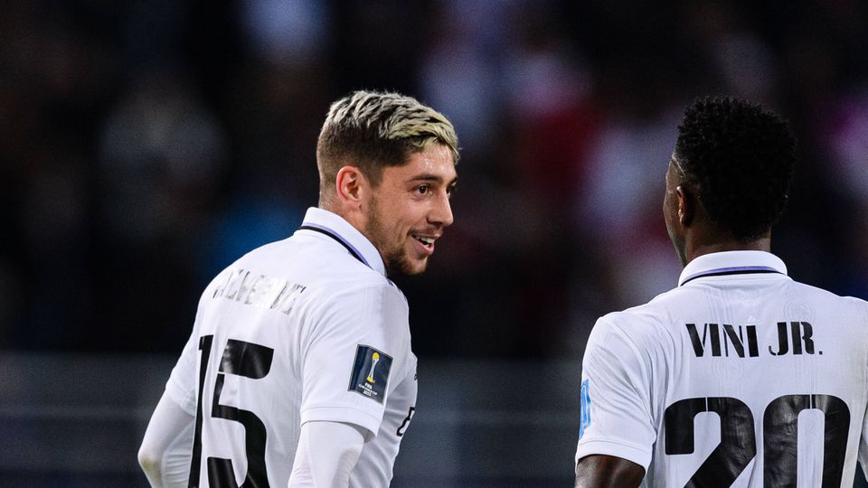 Valverde admite que o filho vai ao estádio para ver... Vinícius Jr.