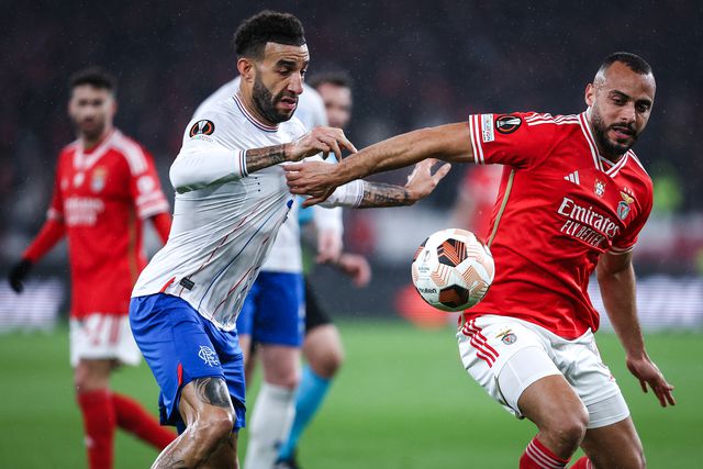 Autogolo dá empate ao Benfica (vídeo)