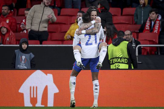 Com Fábio Silva no lance, Sterling dá nova vantagem ao Rangers (vídeo)