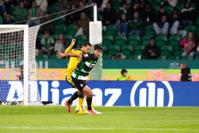Eduardo Felicíssimo estreou-se a titular na equipa principal do Sporting diante do Estoril, em Alvalade, num jogo em que os leões venceram por 3-1