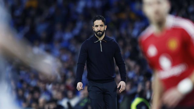 «Vencer a Europa League não vai pintar de cor de rosa a época do Manchester United»