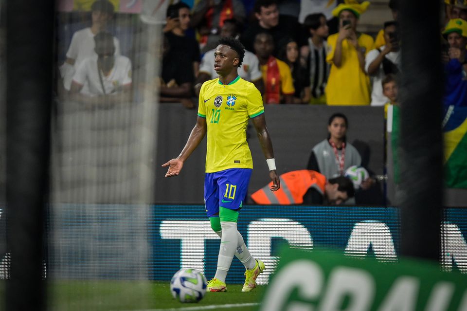 Vini Jr. defende jogador do Palmeiras alvo de racismo e ataca CONMEBOL