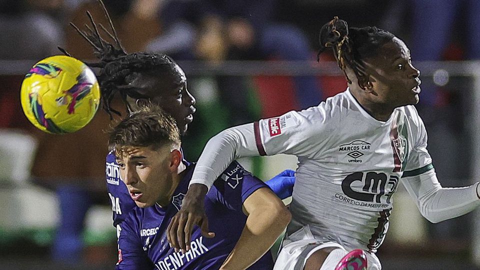 Galo canta no fim na estreia de César Peixoto (crónica)
