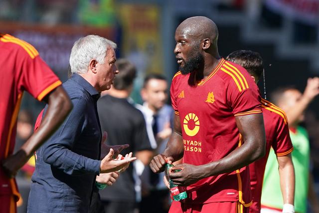 Lukaku nega má relação com Mourinho: «Nunca vou falar mal dele»