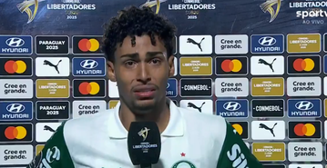 Jovem do Palmeiras em lágrimas após sofrer ato racista: «É crime»
