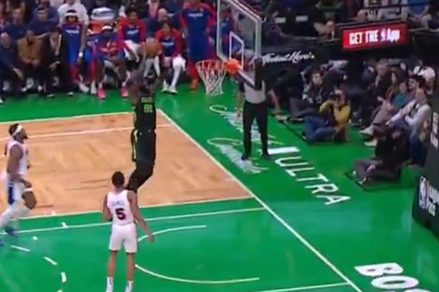 Neemias é repreendido pelo treinador dos Celtics e reage da melhor maneira