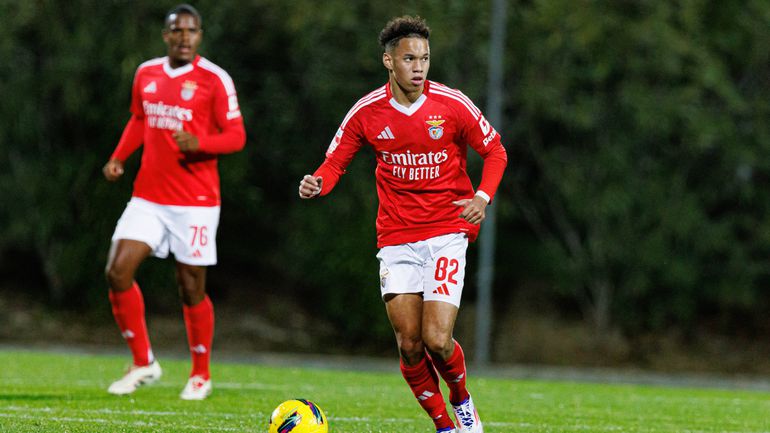 Benfica goleia na visita ao FC Porto B com bis de Gustavo Varela e adeus de Castro