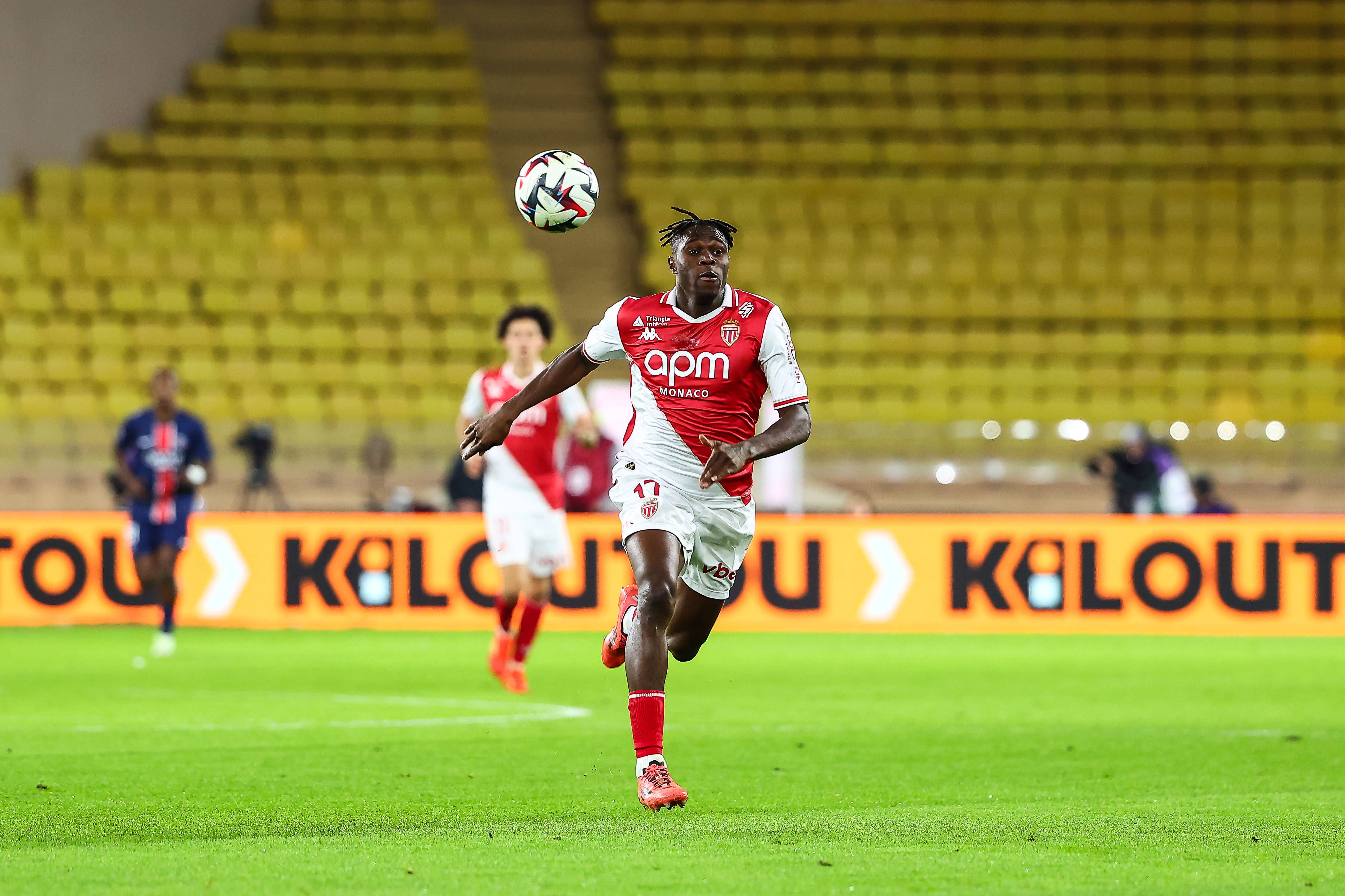 9. Galatasaray: -162.1 M (faturou €22 M e desembolsou €184.1) — Wilfried Singo é cara nova (Galatasaray)