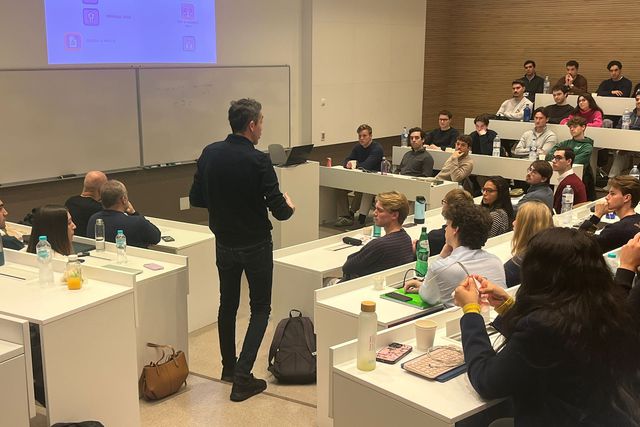 Bruno Lage durante uma aula do Mestrado de Gestão da Nova School of Business and Economics - Foto: DR