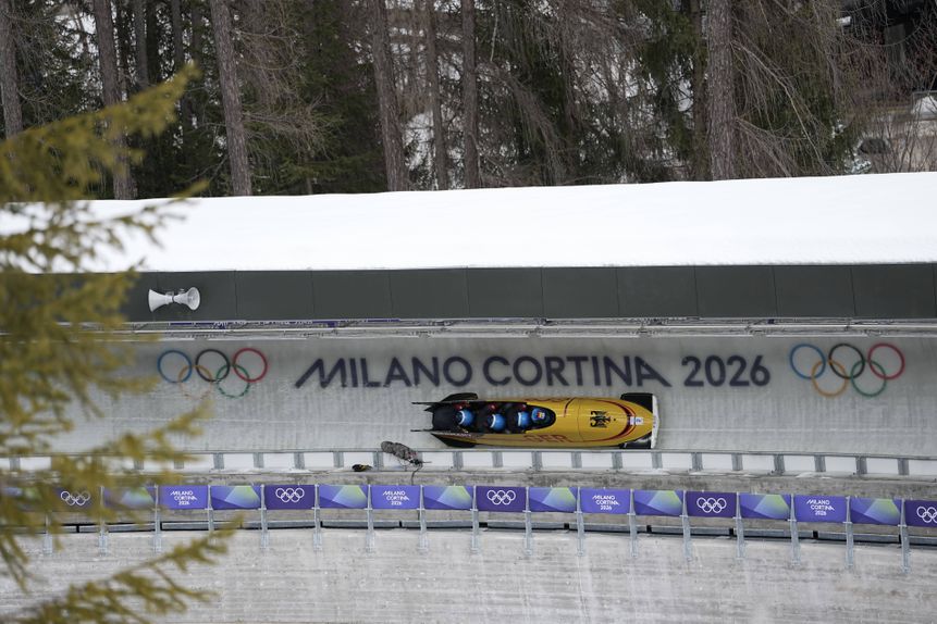Duas semanas depois do final dos Jogos de inverno, pista está destruída. IMAGO