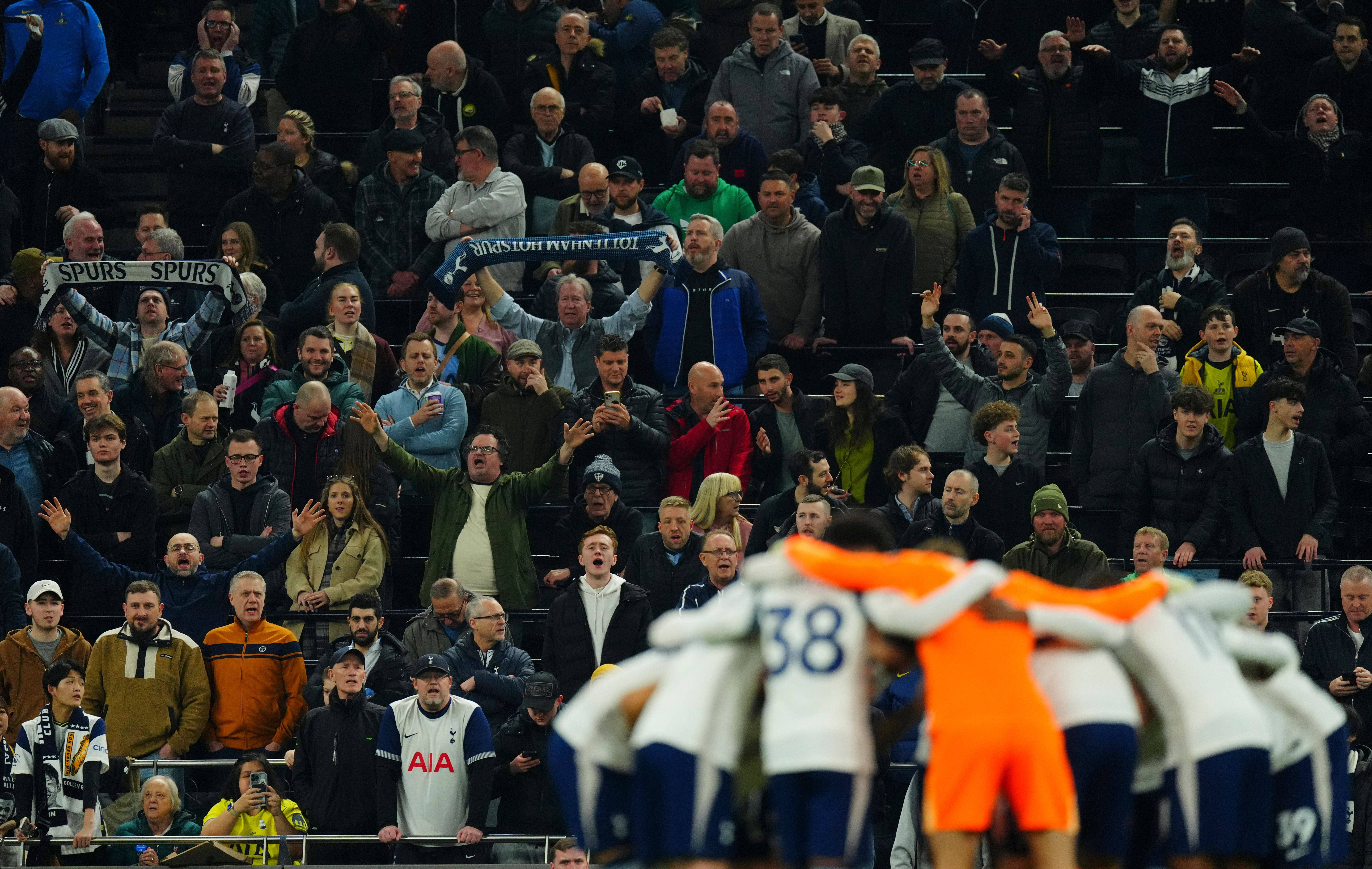 Tottenham tem apenas um ponto de vantagem sobre o West Ham, primeiro clube abaixo da linha de água - FOTO: Imago