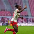 Yan Diomande tem sido uma das grandes figuras do Leipzig e da Bundesliga