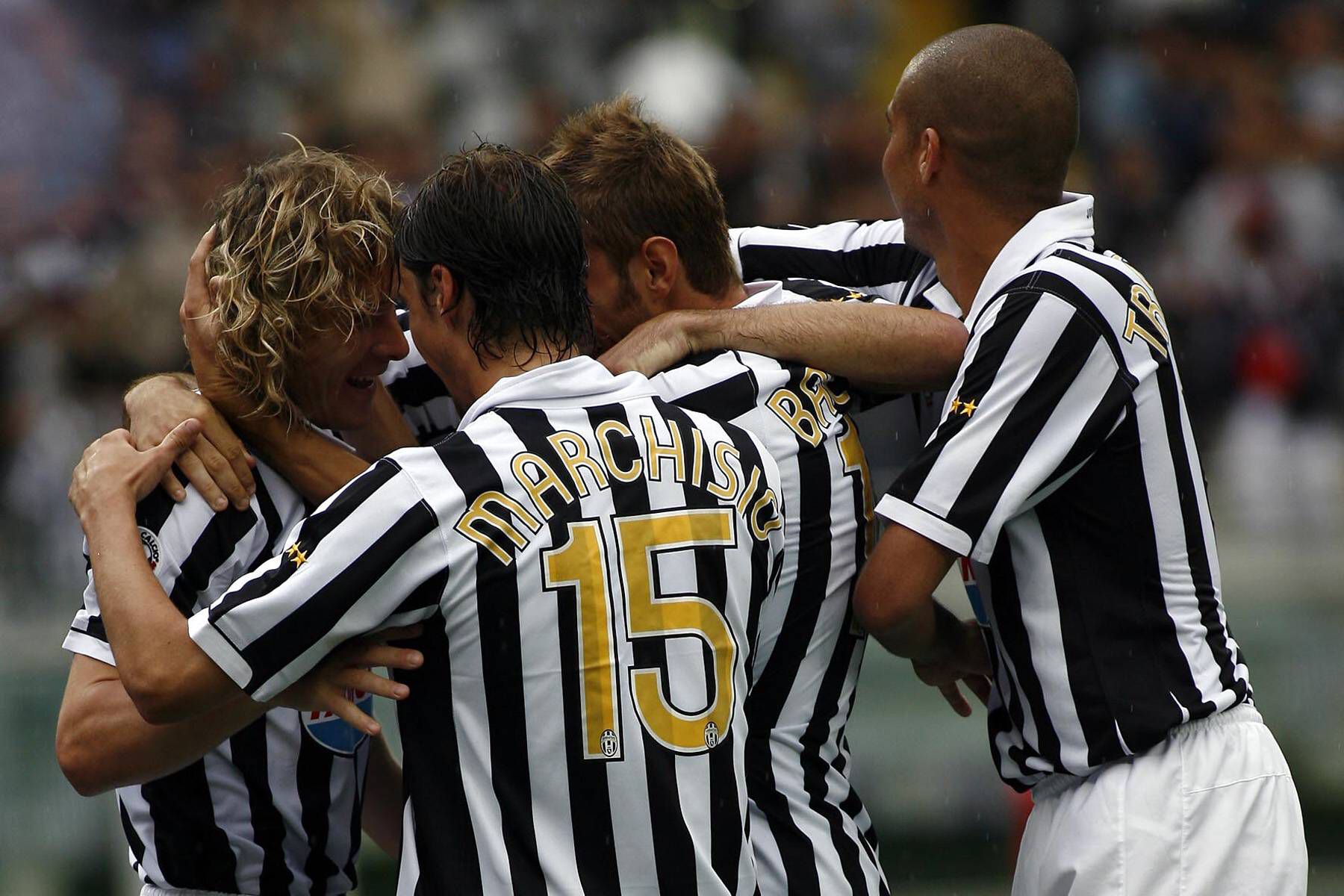 Em 2006, a Juventus haveria de descer administrativamente à segunda divisão devido ao escândalo que ficou conhecido como Calciopoli, mas viria a voltar ao convívio com os grandes logo na temporada seguinte - FOTO: Imago