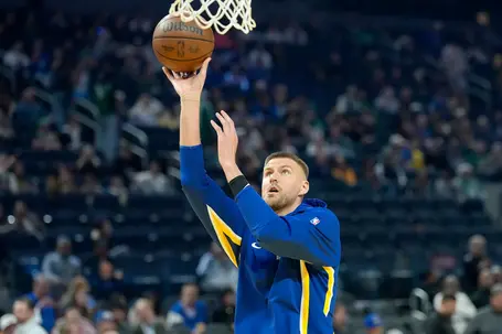Porzingis atua nos Golden State Warriors. Foto: NBAE
