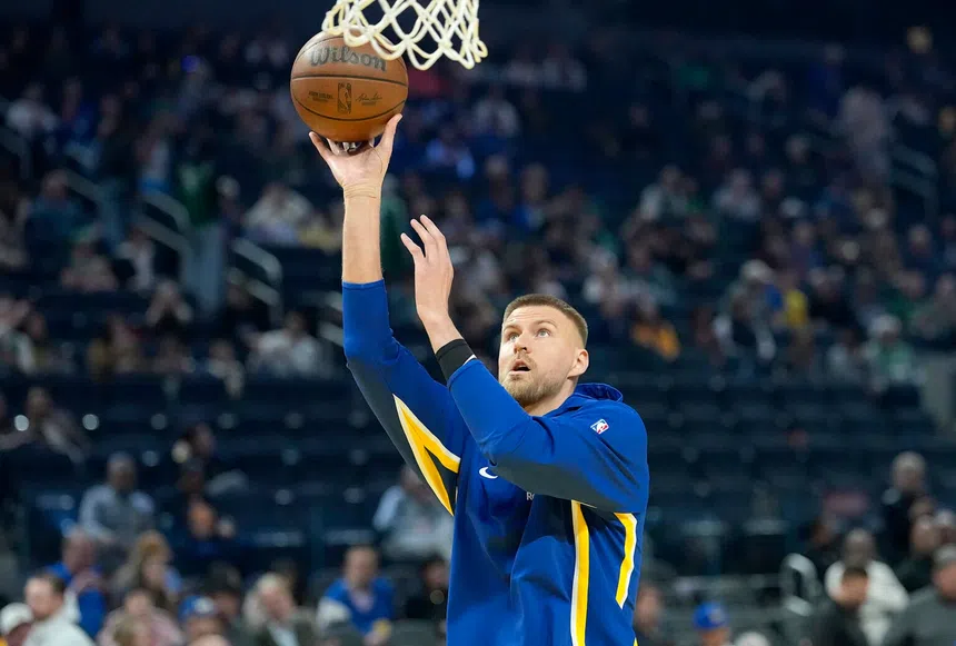 Porzingis atua nos Golden State Warriors. Foto: NBAE