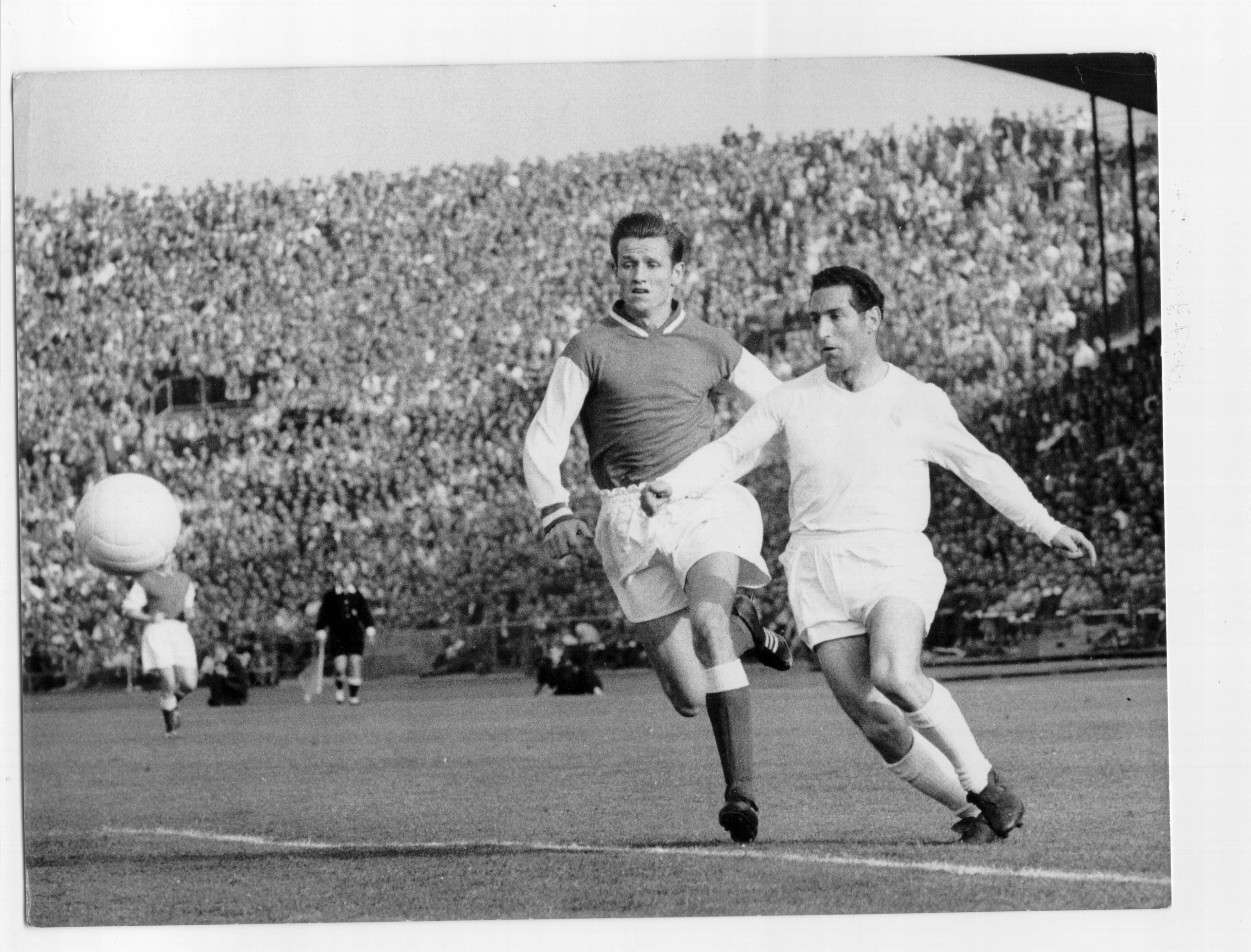 Stade Reims chegou à final da Taça dos Clubes Campeões Europeus em 1959, mas perdeu por 0-2 com o Real Madrid. Viria a descer em França em 1991 - FOTO: Imago