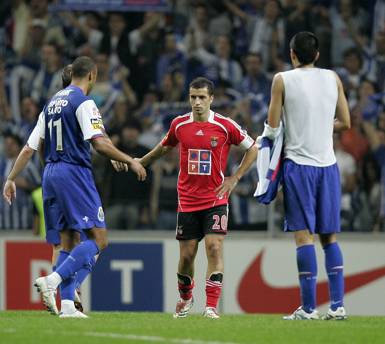 17.º Simão Sabrosa (Benfica), 14 jogos, 3 golos. Foto A BOLA