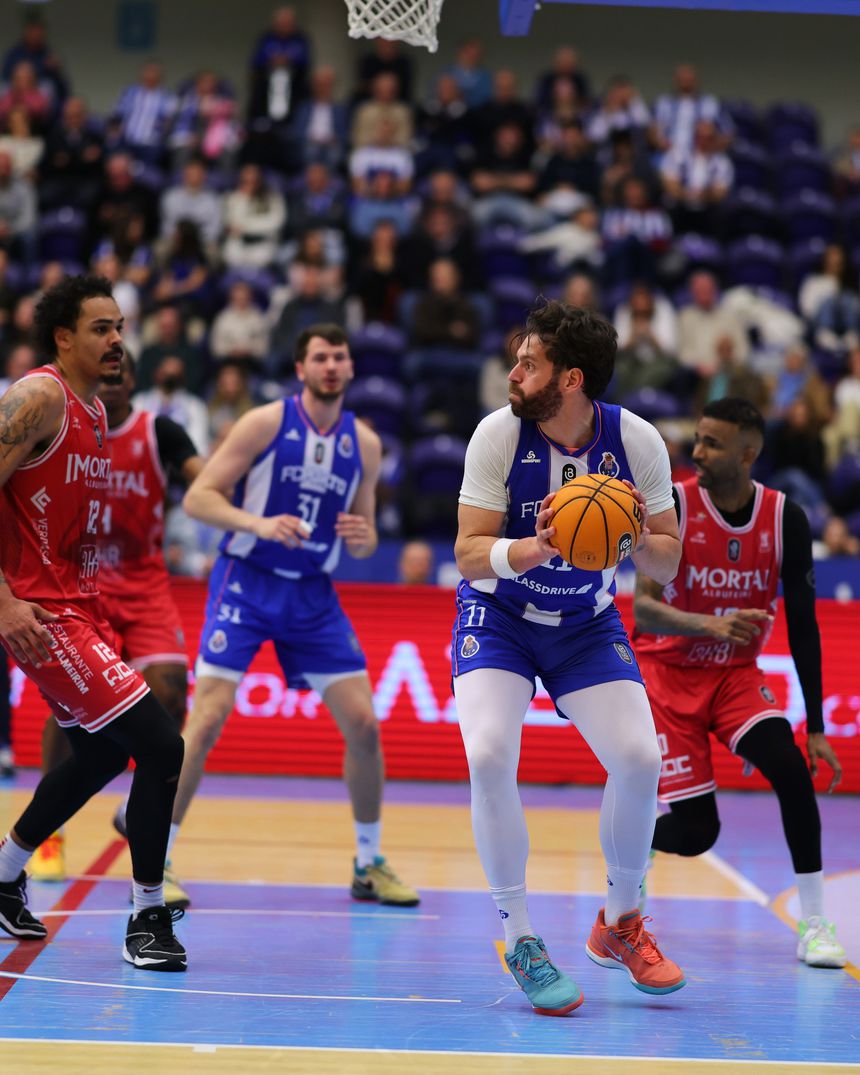 Miguel Queiroz (8 pts, 4 res, 3 ass) esteve em campo 26 minutos     Fotografia FC Porto