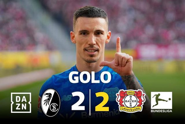 Mais um de Grimaldo! Golaço de livre direto do ex-Benfica