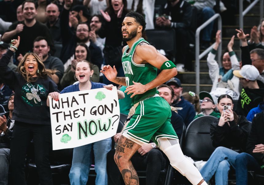 Jayson Tatum voltou a jogar após recuperar de lesão - Foto: Celtics/X
