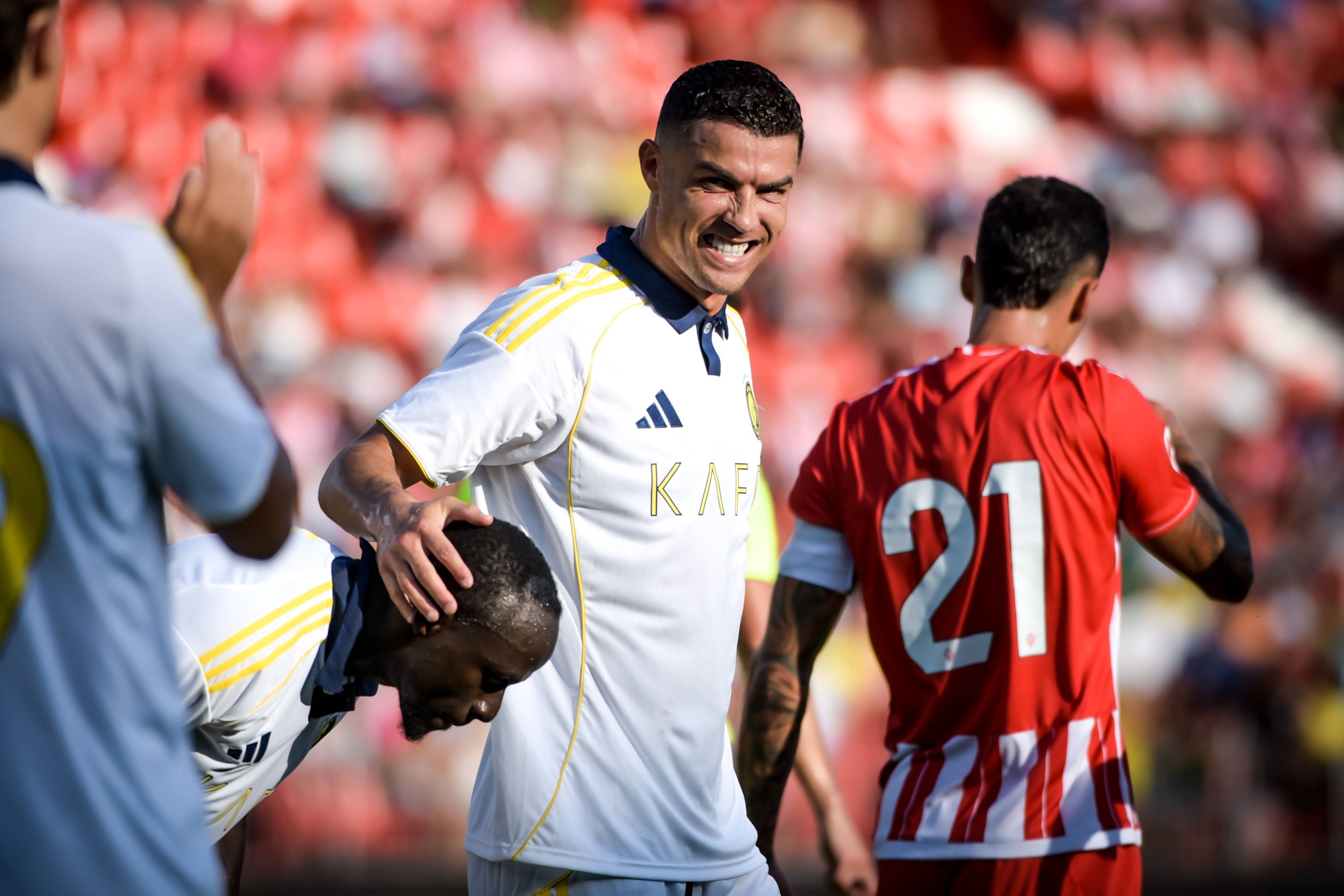 Cristiano Ronaldo marcou dois golos pelo Al Nassr ao Almería num particular desta pré-época