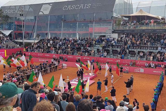 O momento da consagração de Hubert Hurkacz no Estoril Open