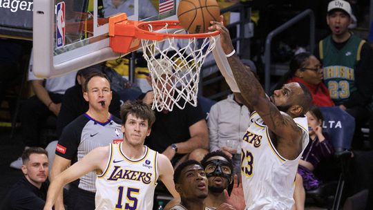 NBA: Lakers vencem com LeBron em destaque e ainda sonham com os 'play-off'