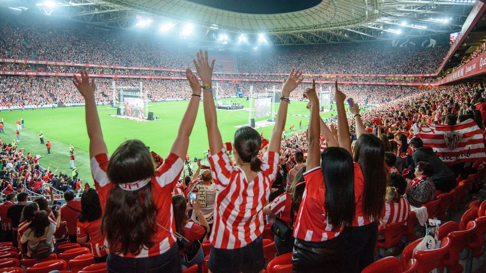 San Mamés lotado para ver a conquista da Taça do Rei... pela TV (vídeo)