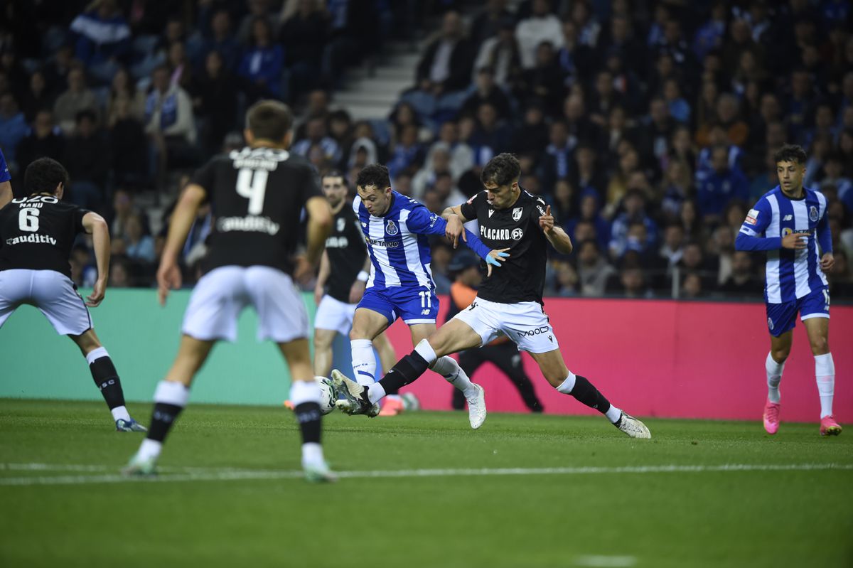 Antevisão V. Guimarães-FC Porto: castelo à prova com os dragões