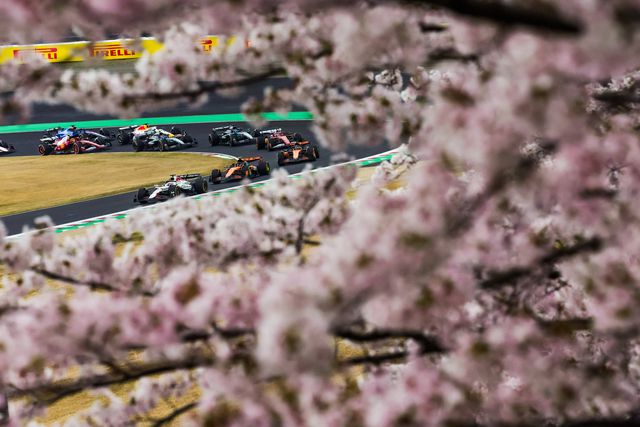 Os McLaren atrás de Verstappen