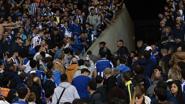 Polícia carregou sobre os adeptos do FC Porto com balas de borracha